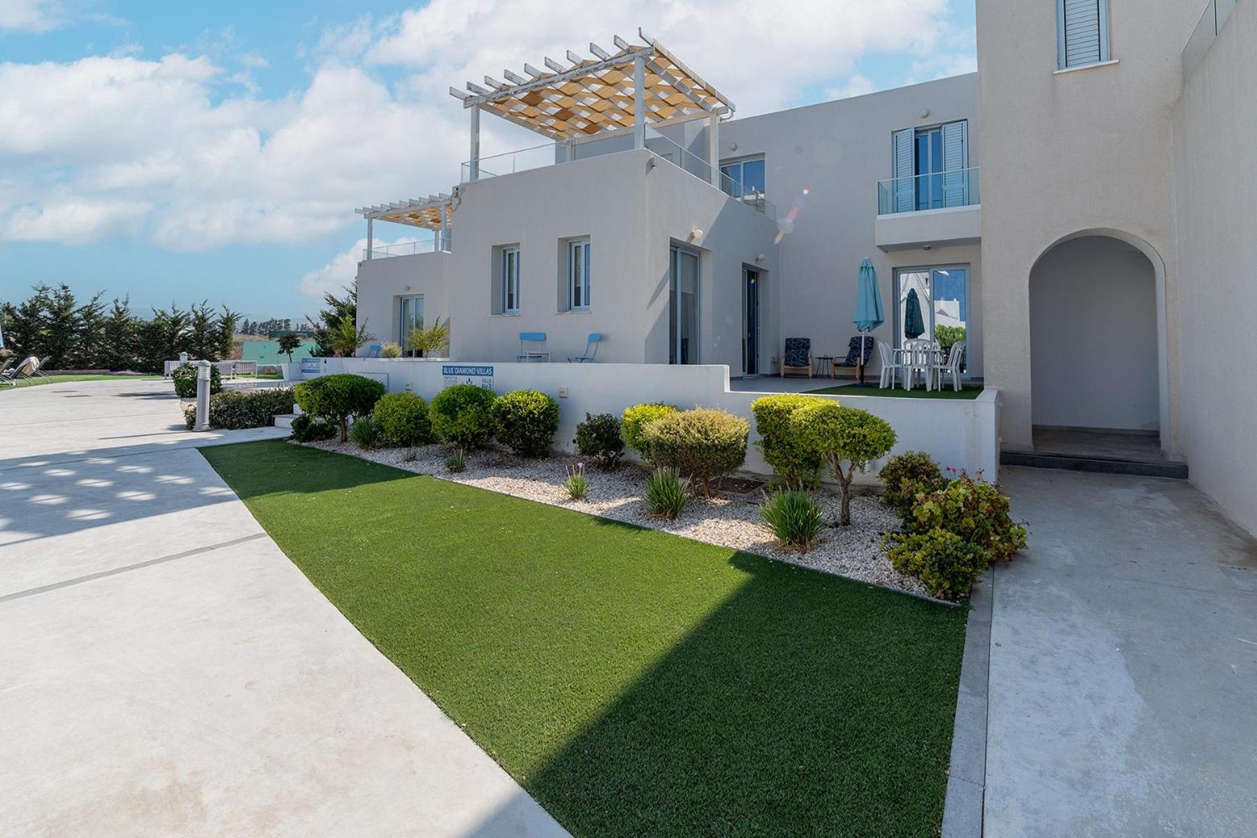 Blue Diamond Beach Villas Paphos Eksteriør bilde