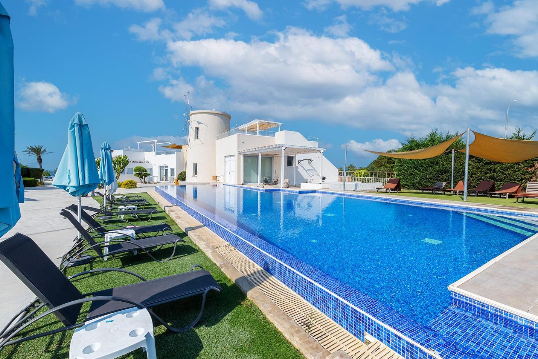 Blue Diamond Beach Villas Paphos Eksteriør bilde