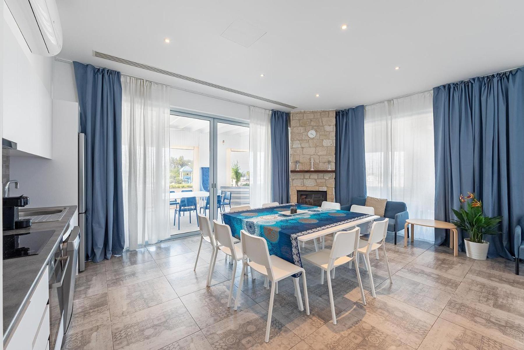Blue Diamond Beach Villas Paphos Eksteriør bilde