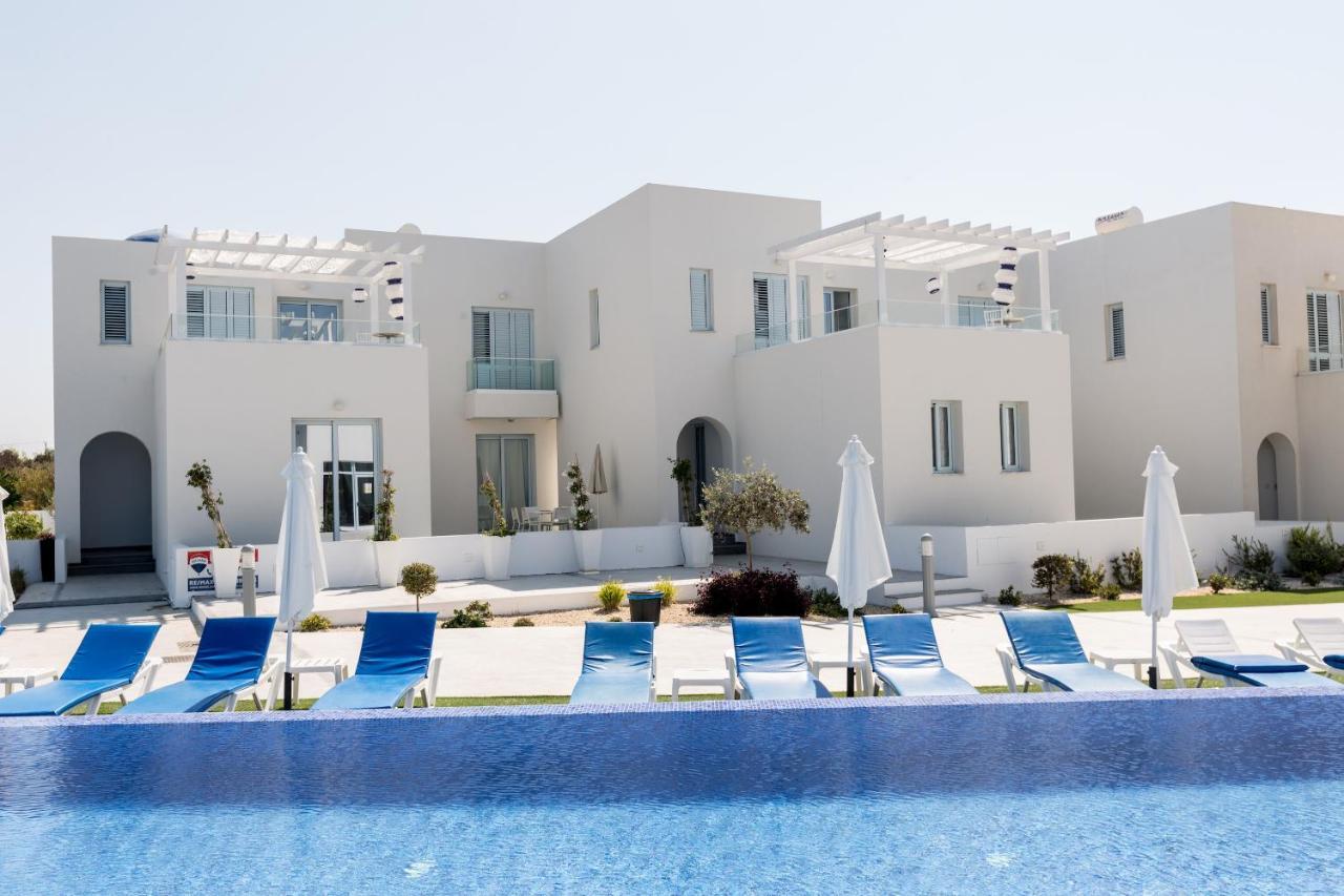 Blue Diamond Beach Villas Paphos Eksteriør bilde