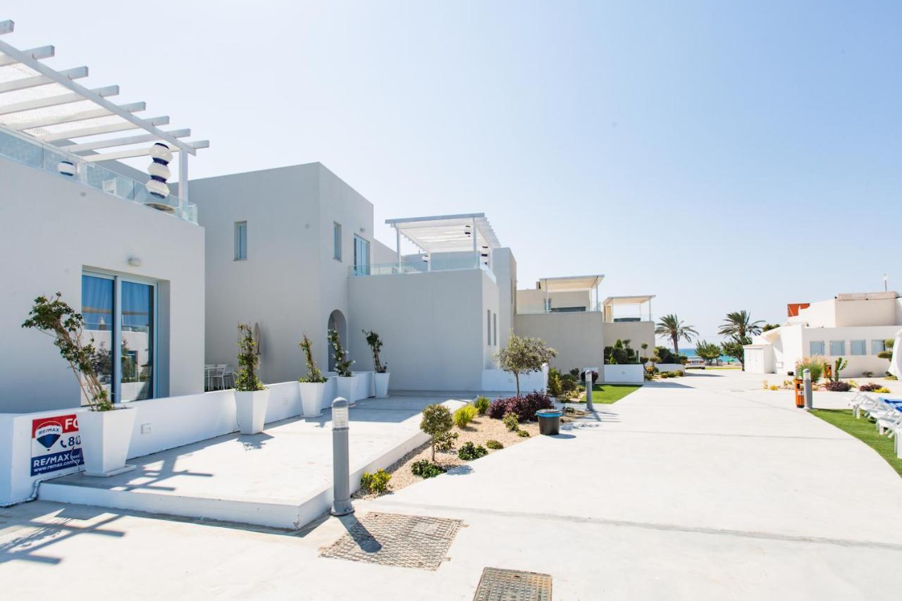 Blue Diamond Beach Villas Paphos Eksteriør bilde
